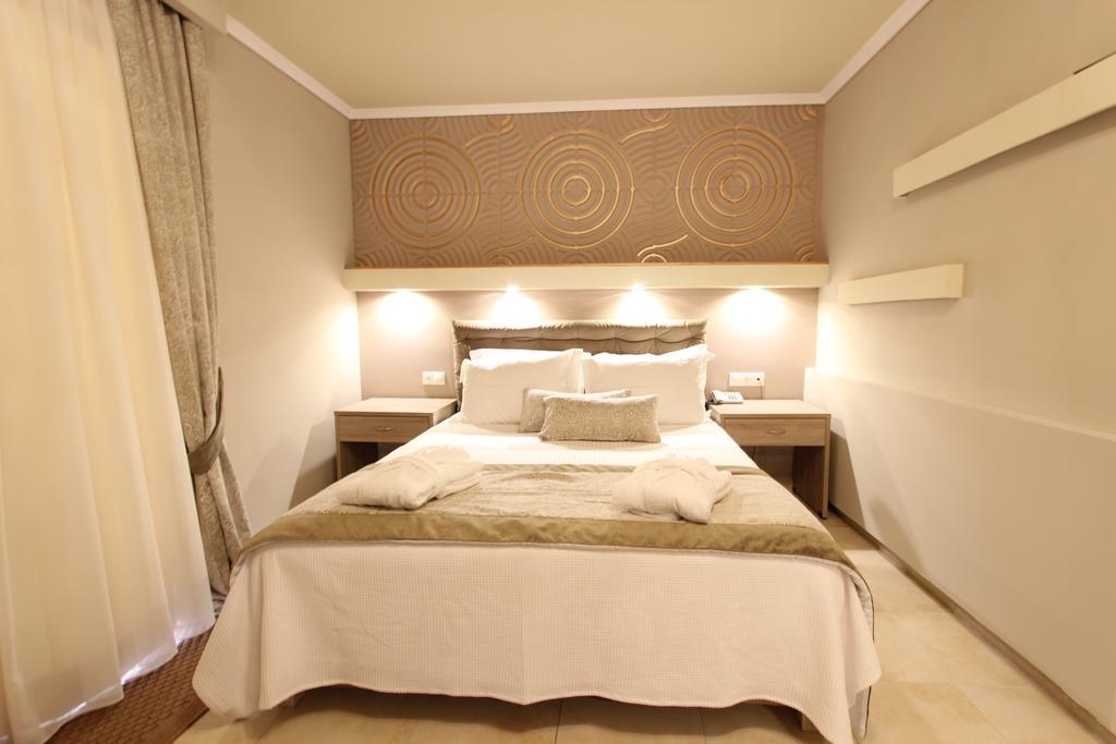 Hotel Mallas Nea Kallikrateia Extérieur photo